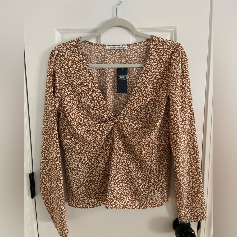 Abercrombie and Fitch knotted front blouse